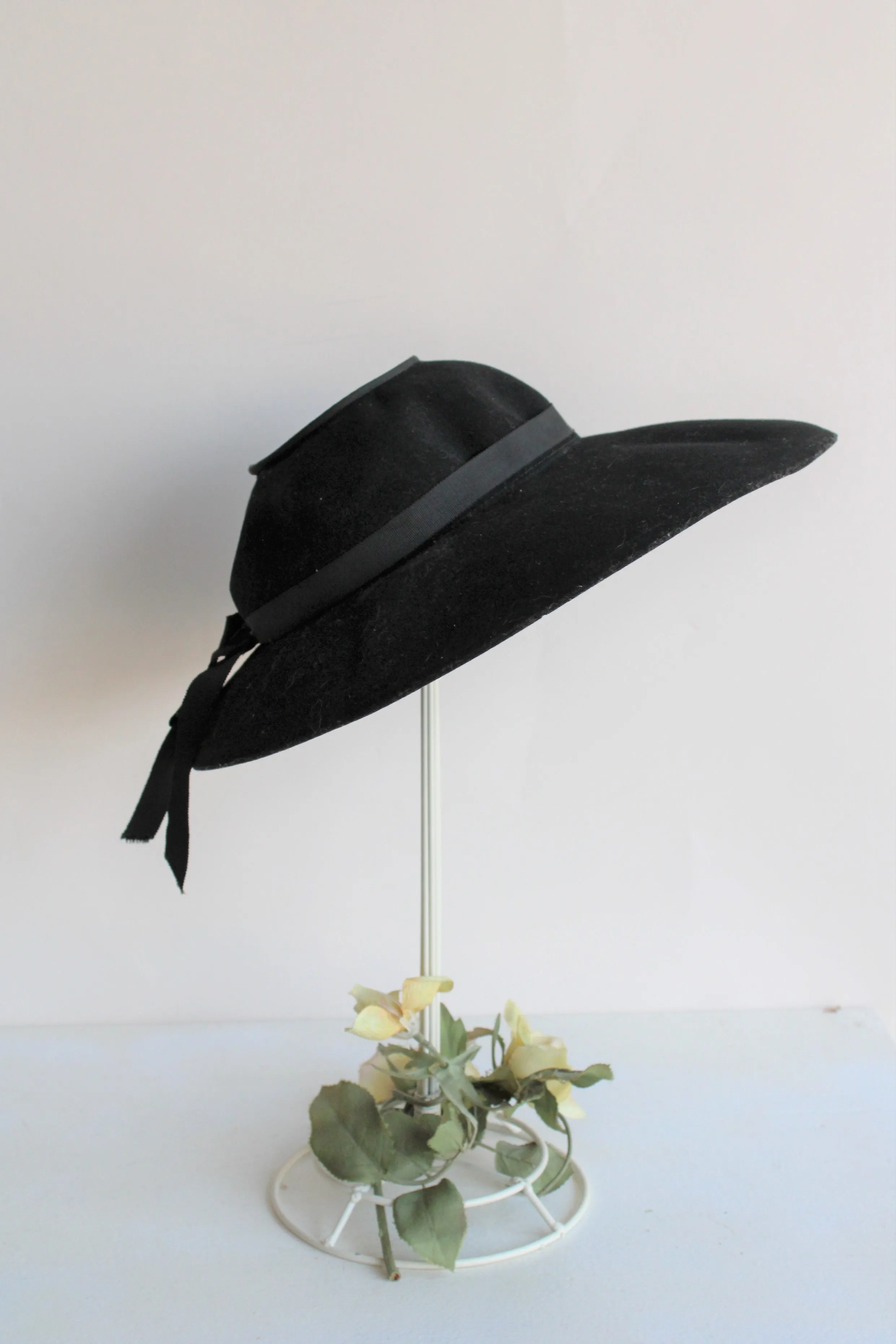 Vintage 1940s 1950s Wide Brimmed Black Hat with Open Crown by Merrimac